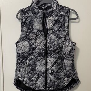 Kyodan Marble Patterned Vest in Black and Gray